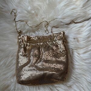 SHIMMERING BUCKET BAG